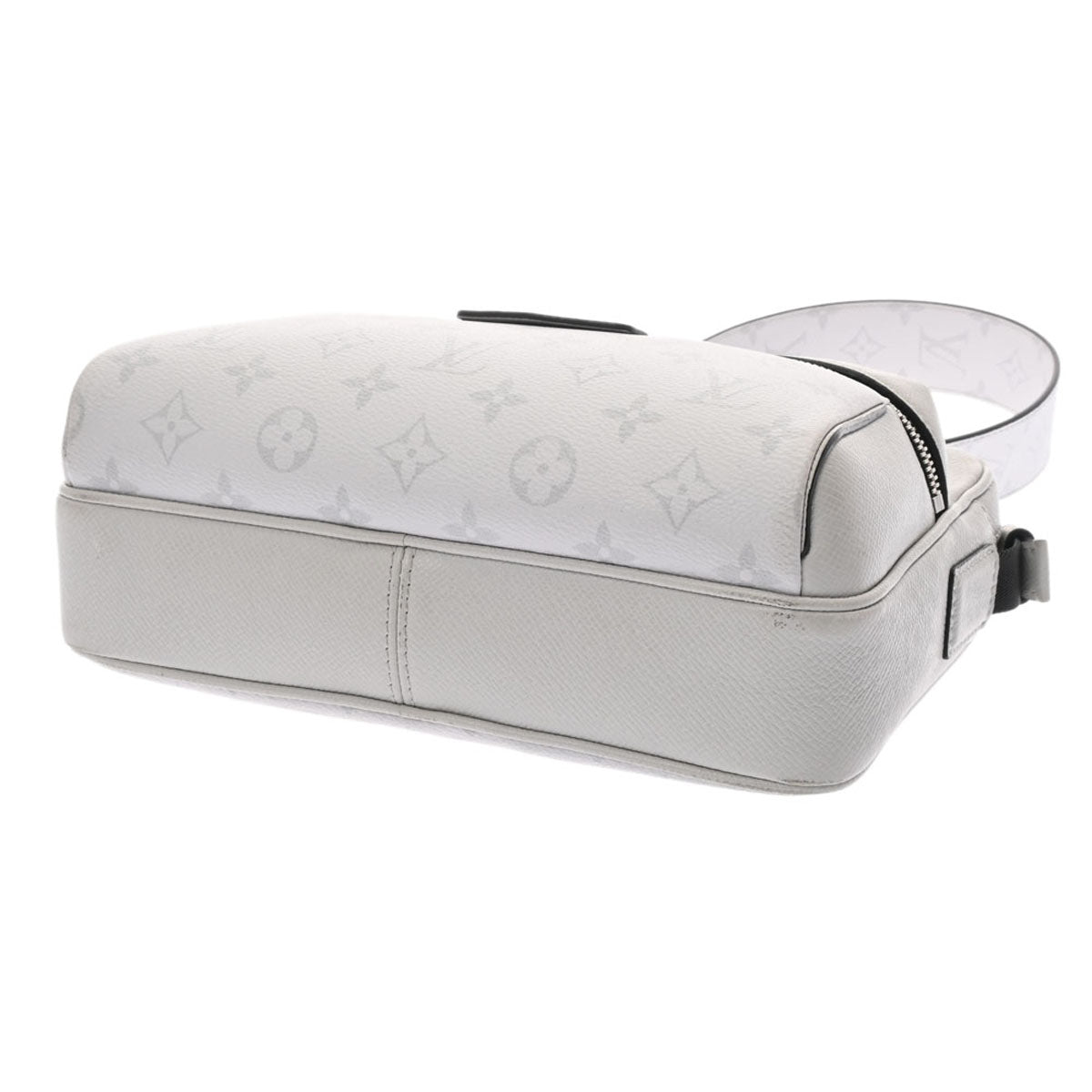 ルイヴィトンタイガラマ アウトドアメッセンジャーPM アンタークティカ