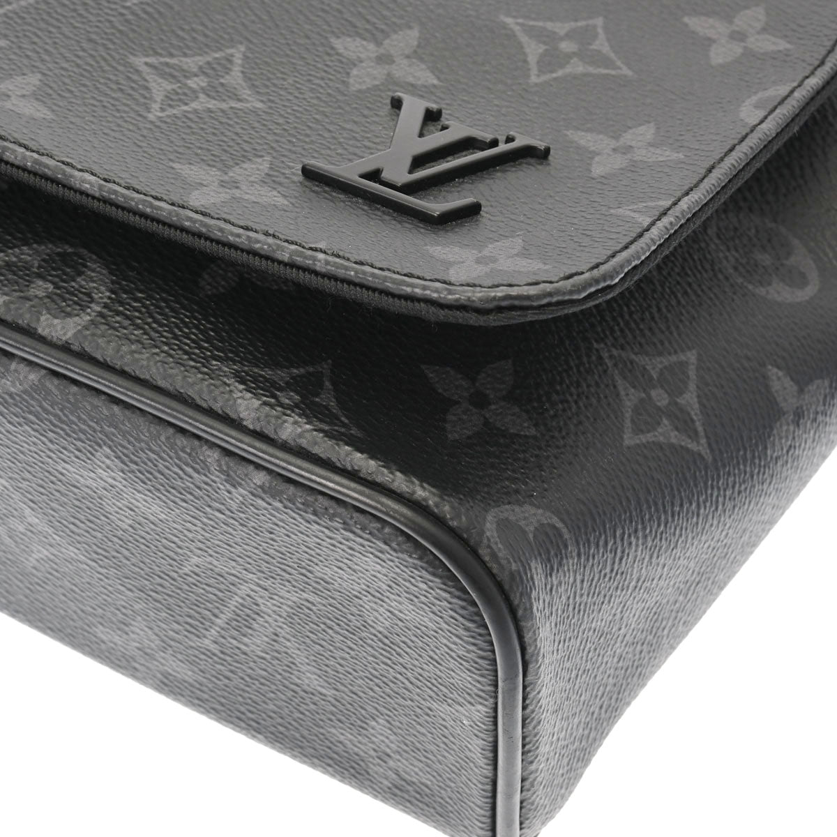 ルイヴィトンエクリプス ディストリクト MM NM 14145 黒/グレー メンズ ショルダーバッグ M44001 LOUIS VUITTON 中古  – 銀蔵オンライン