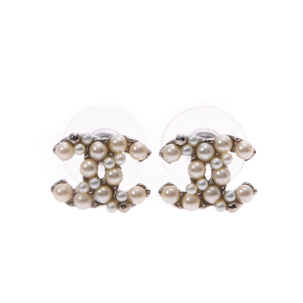 CHANEL 14 year white x silver metal fittings ladies faux pearl earrings used