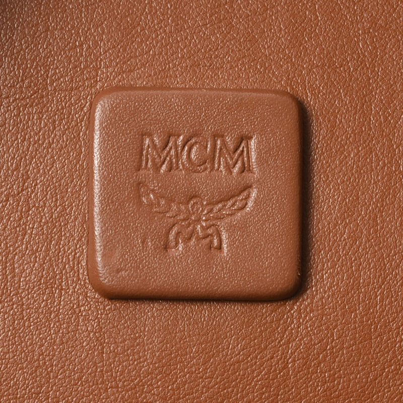 MCM MCM EEM背包螺柱黑色男女蛋白皮革背包Daypack a级使用Ginzo