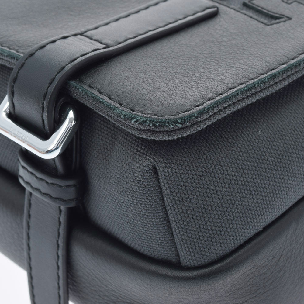 国内発*LOEWE ミニロゴ 型押し レザー メッセンジャーバッグ